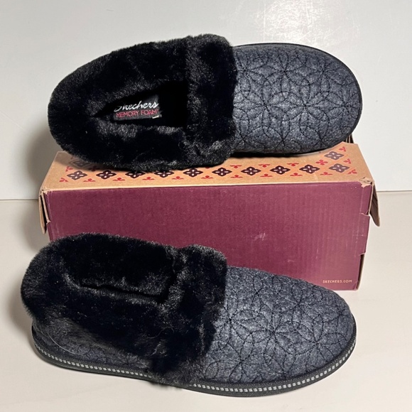 Skechers Bright Blossom Cozy Campfire Floral Quilted Slippers - Picture 6 of 9